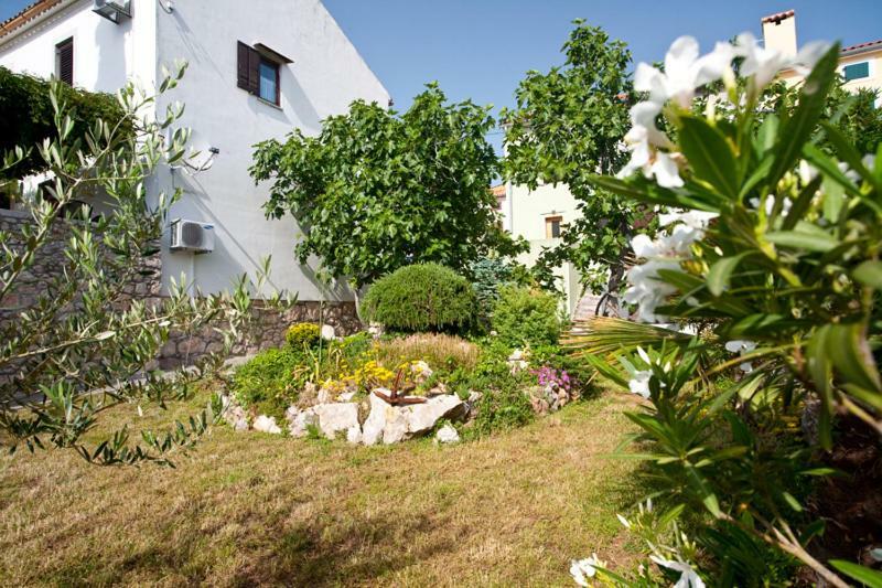Pape Punat Hotel Exterior photo